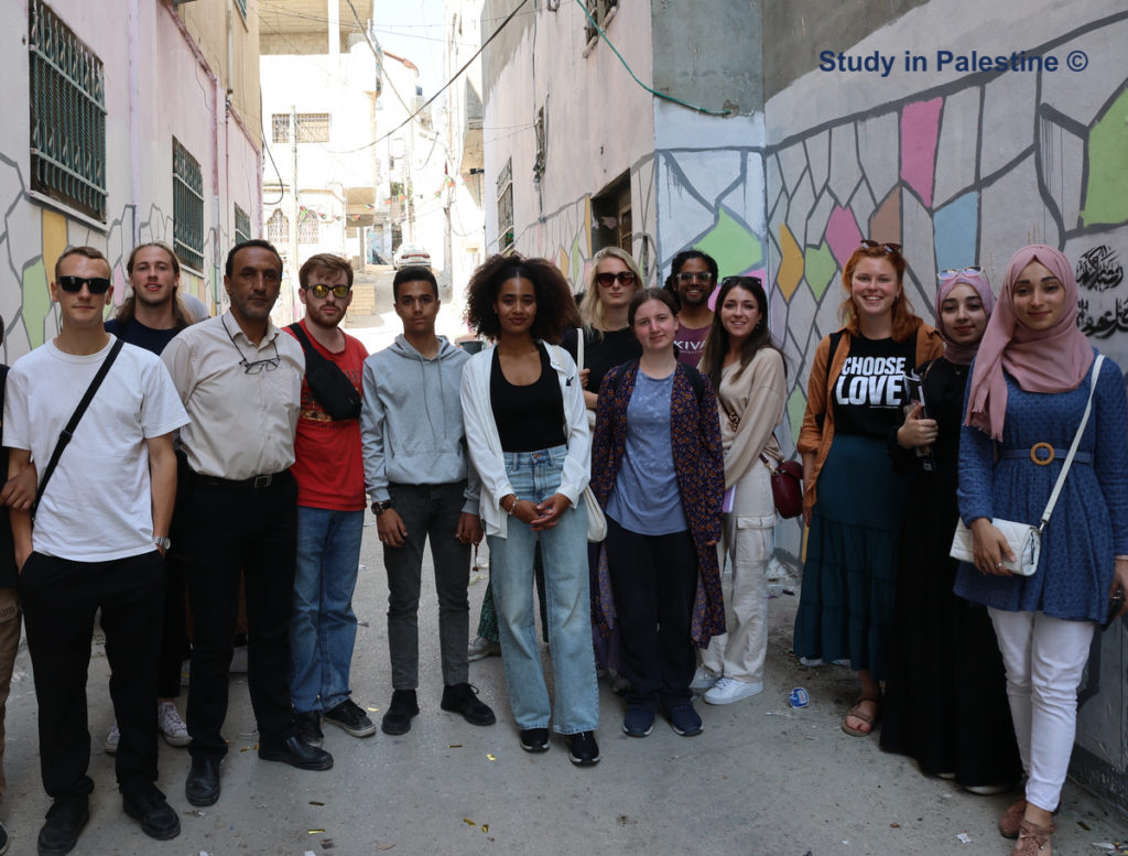 Volunteer with Palestinian Refugees