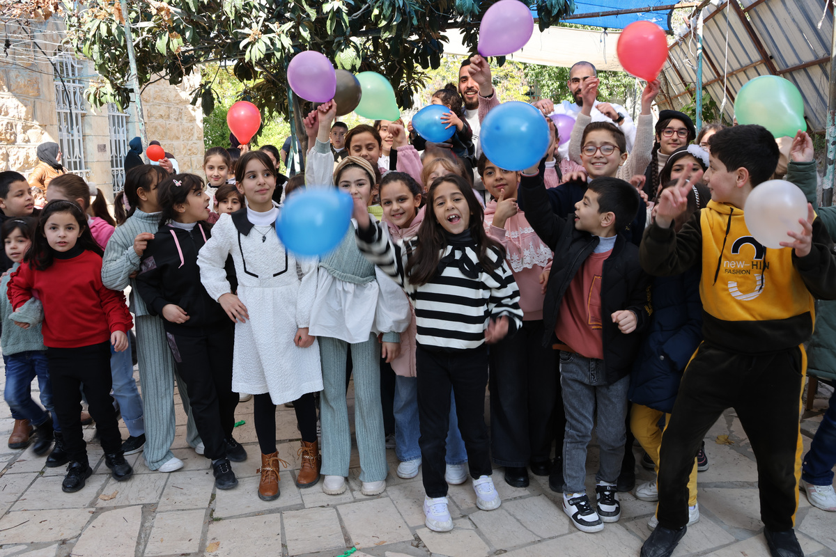 How to Volunteer with Palestinian Children?